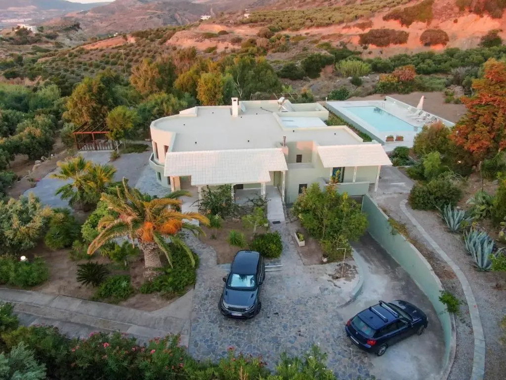 NEW - Villa Manika - 3BR 3BA Pool