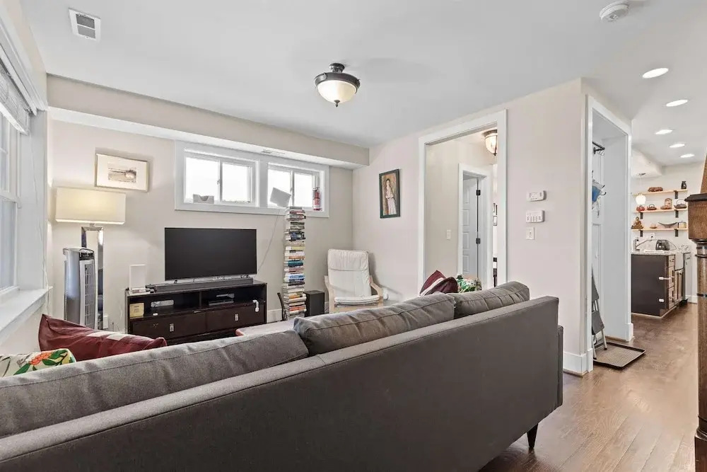 Entire 3-br Row House in Peaceful Kingman Park DC