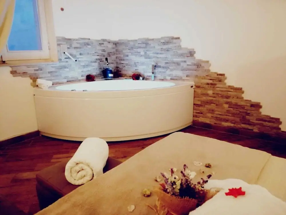 Balconies Overlooking the sea Deluxe Room With Whirlpool