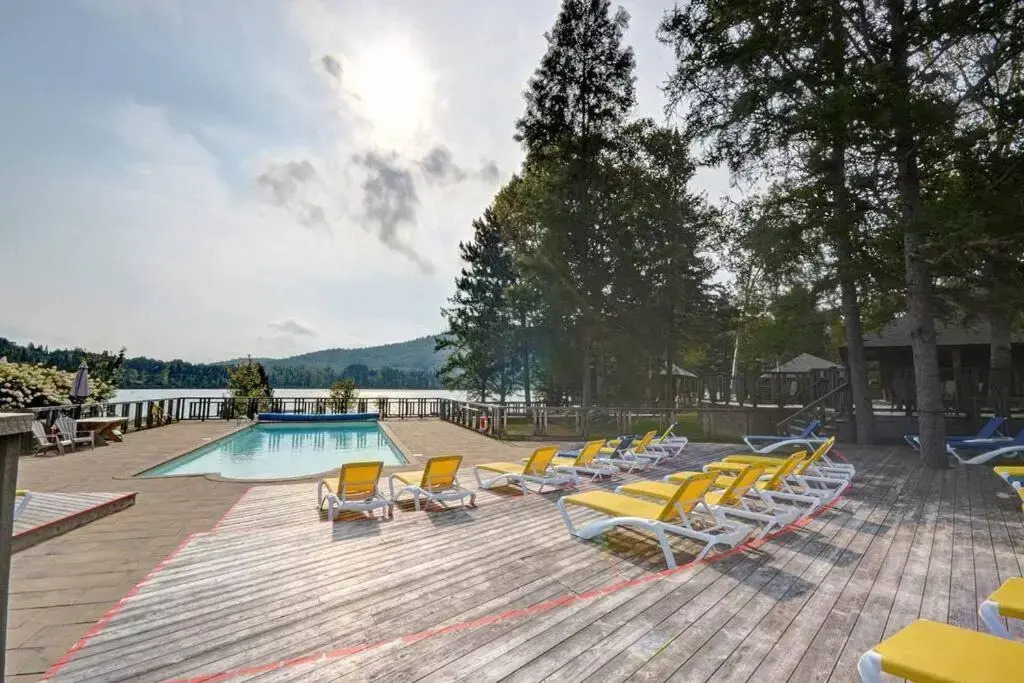 Deluxe Suite - View on Lake & 6 Min from Tremblant Versant Nord