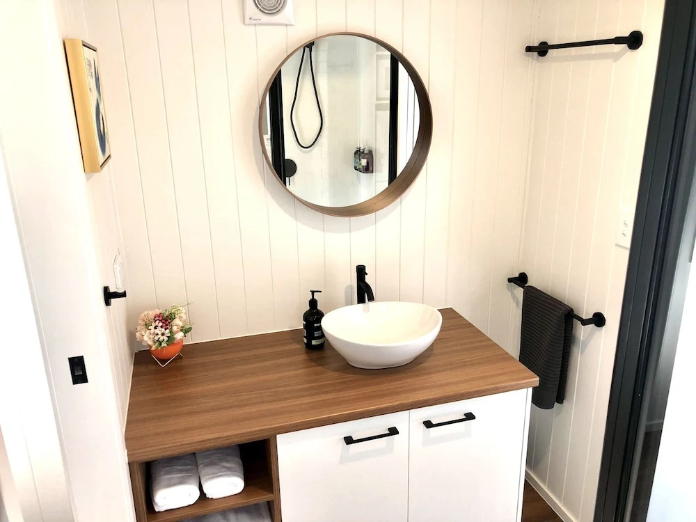 Pink Lake Tiny House - Peony