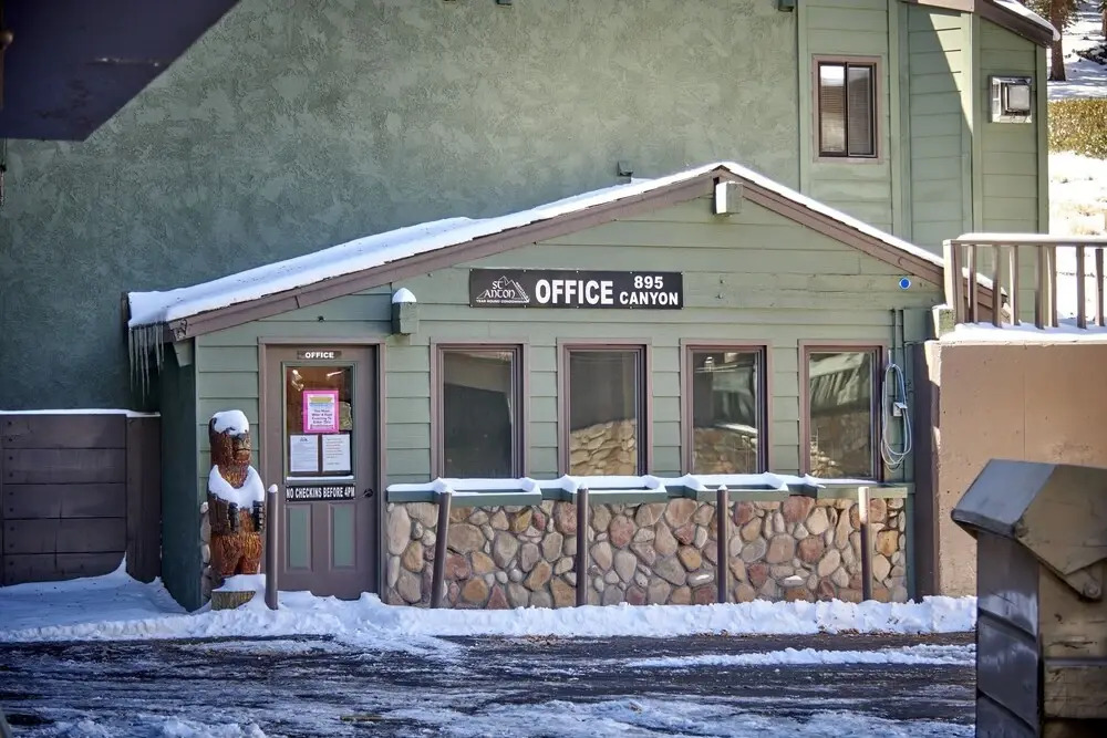 St Anton Wooded View 1-Bedroom Condos with Complimentary Hot Drinks