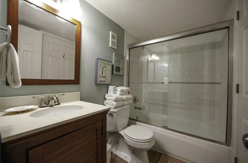 Gulf Shore Condo #119 - 2 Br condo by RedAwning