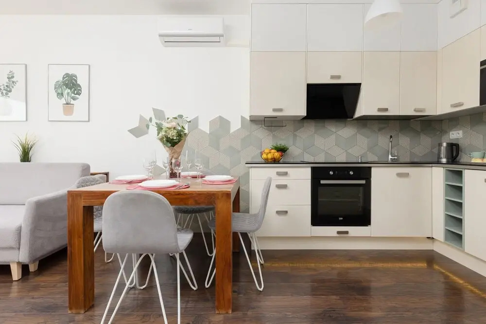 Bright Warsaw Apartment By Renters