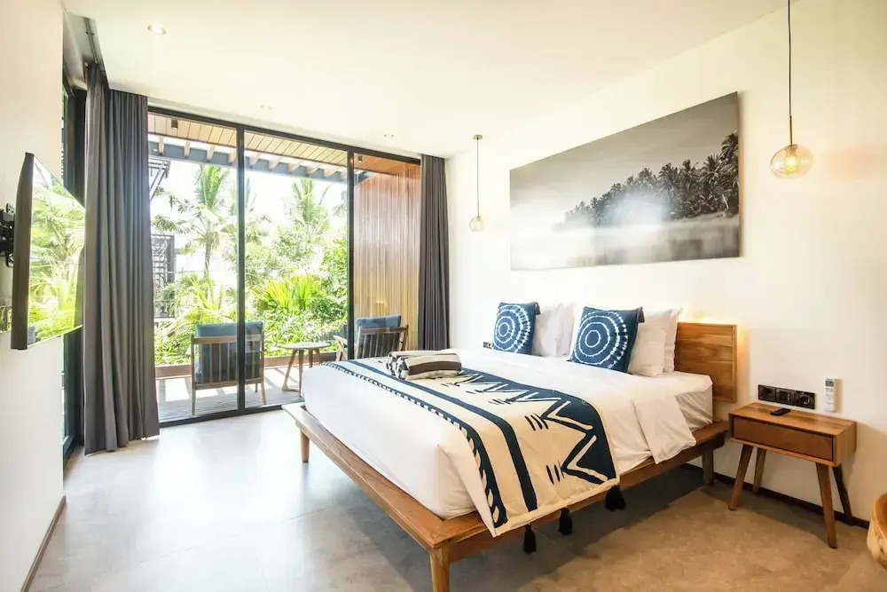 Coastal Charm: 4BR New Villa, Canggu Beach 200m