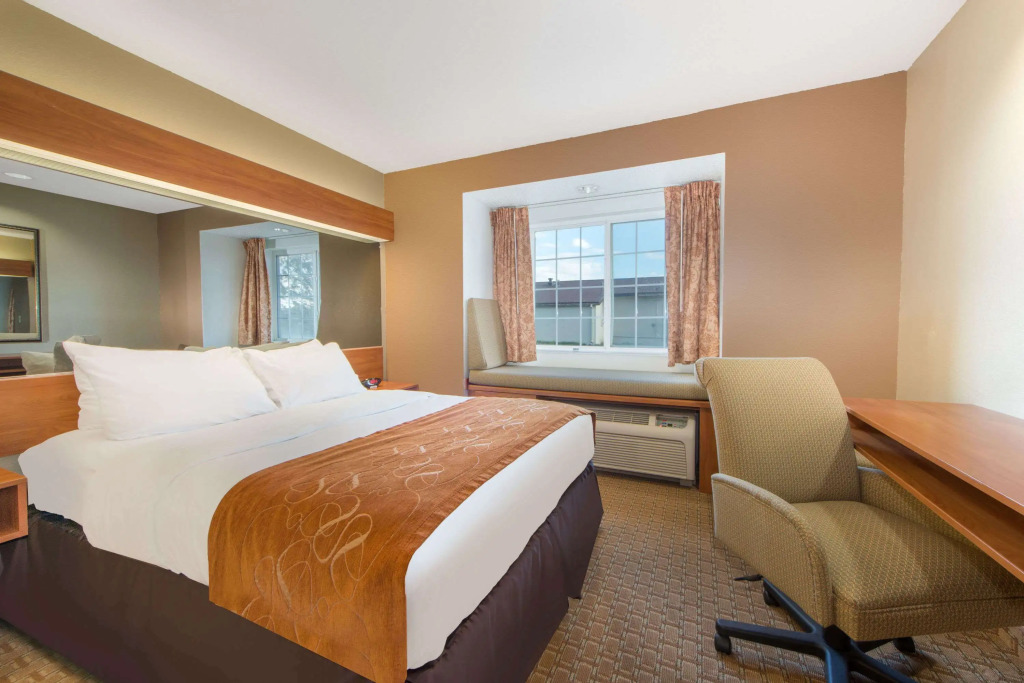 Microtel Inn & Suites