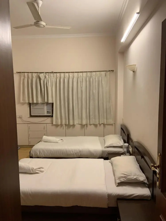 Comfortable & Relaxing Stay In Bandra East
