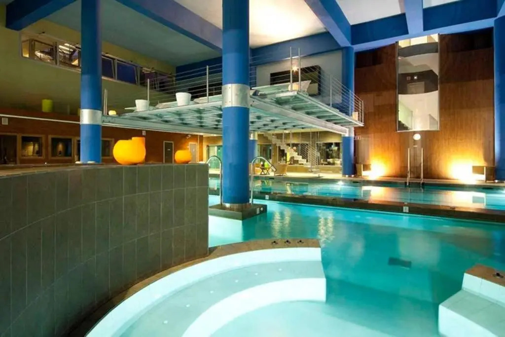Lovely Flat with Open Pool in El Higueron Ref 106