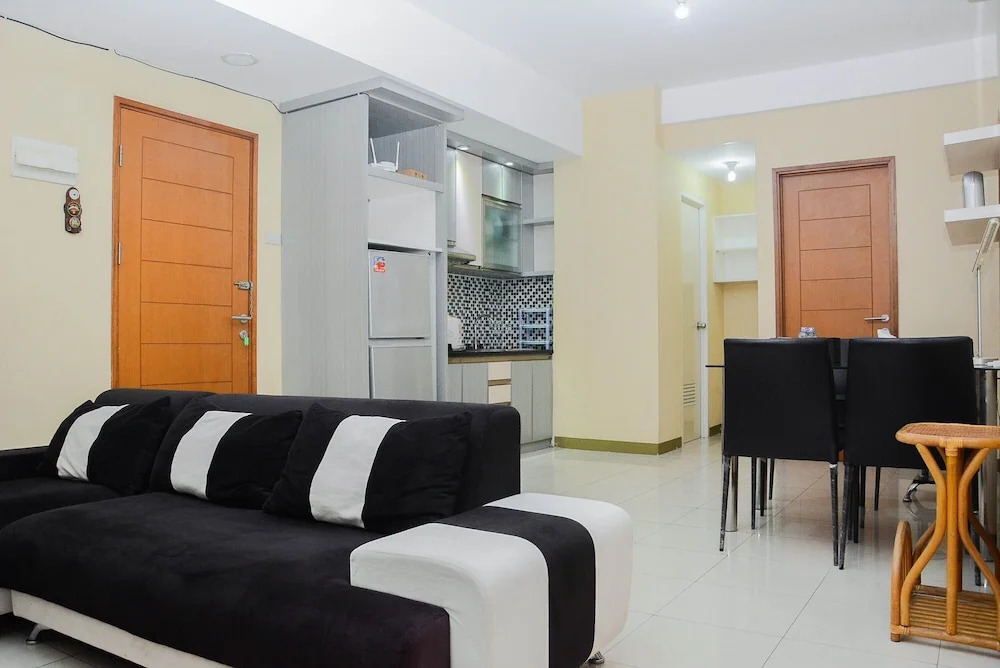 Cozy and Modern 3BR Apartment at Gading Greenhill