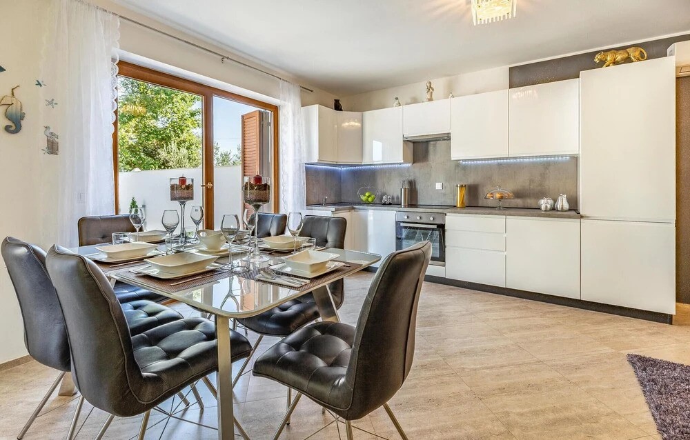 Gorgeous Home In Banjole
