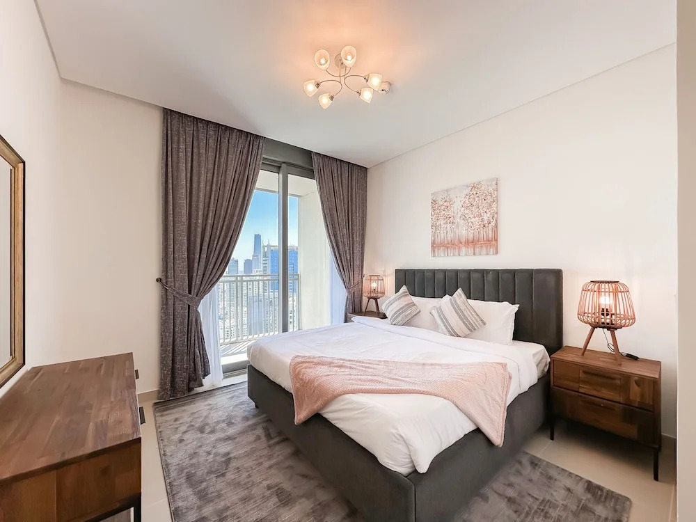 Breathtaking 3BR with Sea & Marina