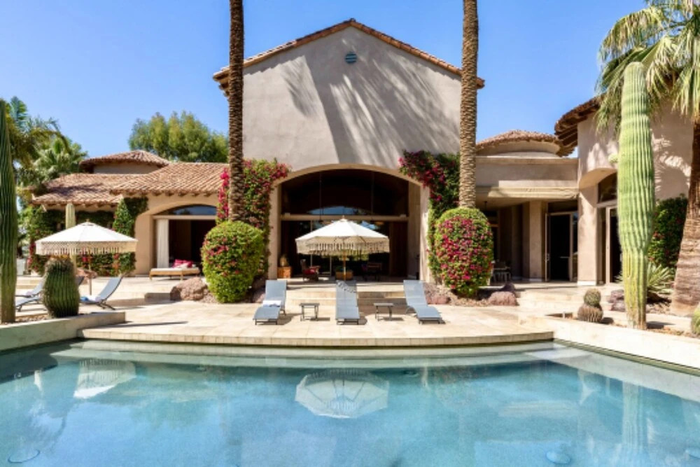 Mirabella by Avantstay 10 Acre Estate w/ Prvt Lake, Golf Course & Pool