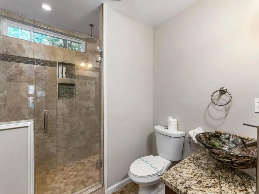 Gorgeous East Village Home Near Downtown Sleeps 12 5 bedrooms Coffee BBQ AC Parking
