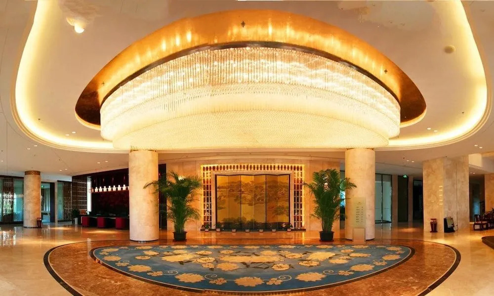 Canal Spring Hotel