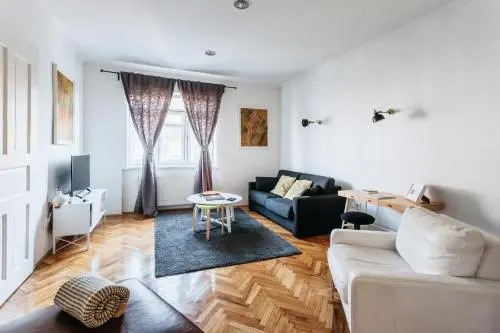 Bond Apartment