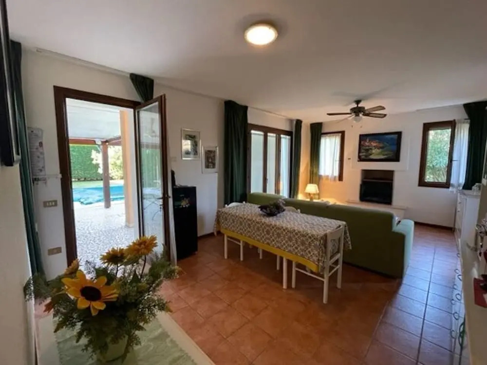 Charming Villa With Pool in Albarella