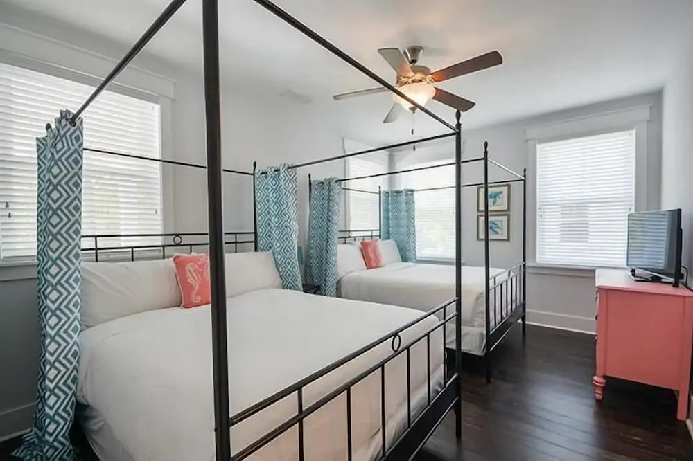 WHITE SAND REUNION 5 Bedroom Holiday Home by Five Star Properties