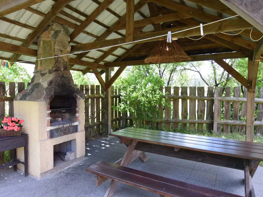 Cottage in a quiet location by the lake Mausz, Parchowo in Kashubia
