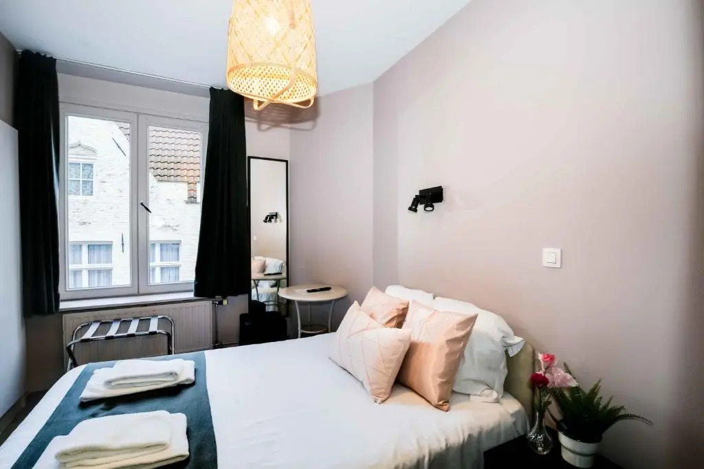 Hotel Rose Red