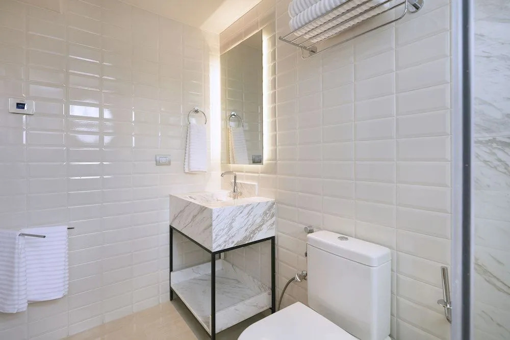 Golden Bay Hotel Boutique