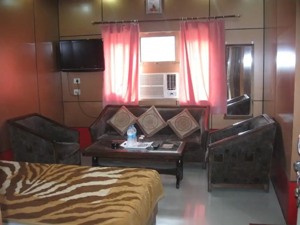Hotel Shiv Ganga