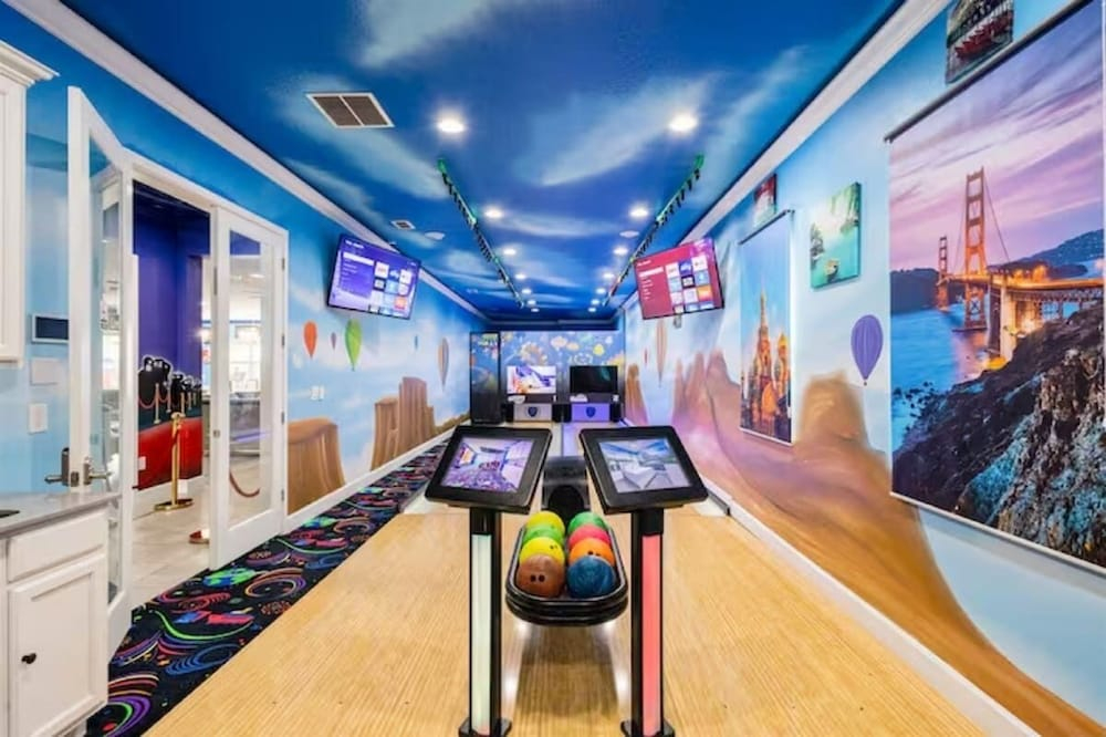 2413-12-rd-famous World Cities Themed Bowling Home