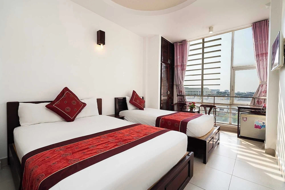 Collection O Dinh Dinh Hotel - Near Tan Son Nhat Airport