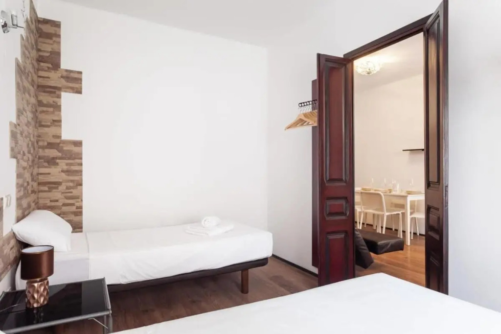 The Collection Barcelona - 4- Bedroom Apartment in Gracia Village