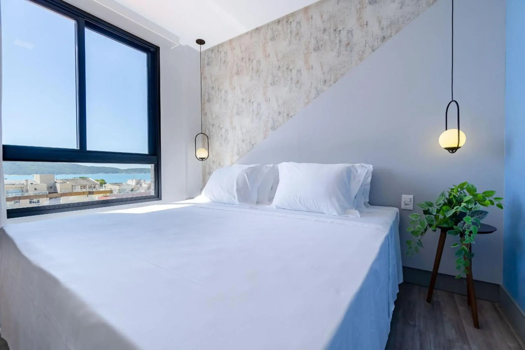 AION suítes 305 - Compacto e luxuoso loft duplex - Rooftop com piscina e academia - À poucos passos da praia