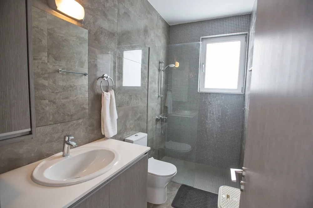 Villa Prol23, New and Modern 2bdr Protaras Villa With Pool, Close to the Beach