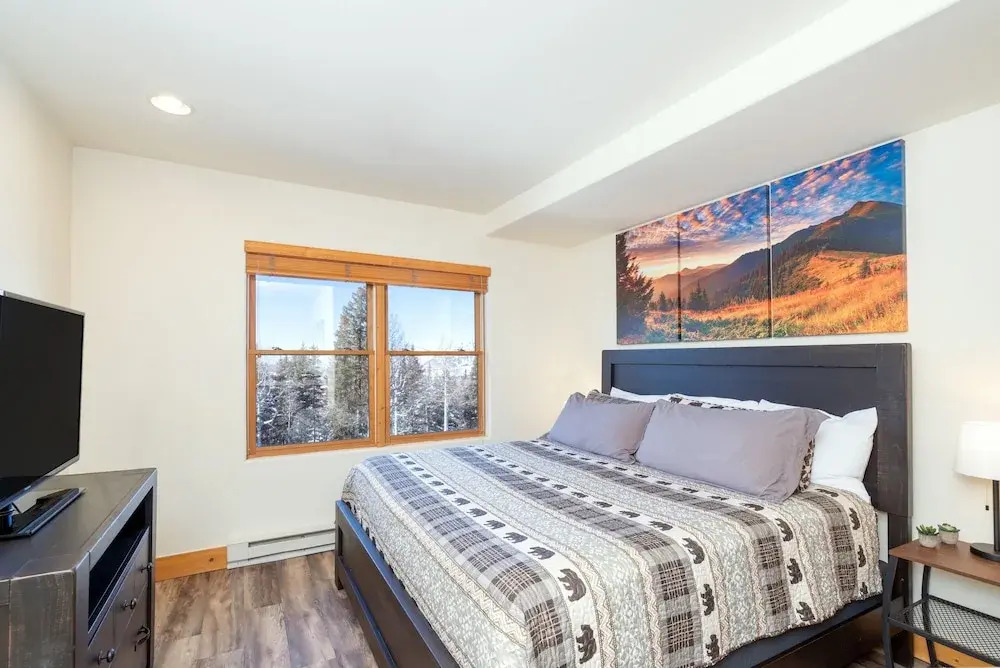 Bear Creek Lodge 309C by Alpine Lodging Telluride