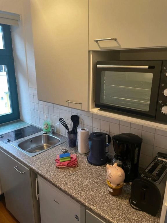 H& Einzel- und Doppelzimmer im Zentrum jedes Zimmer mit Küchenzeilen - 24h Check In Pension Heinrich