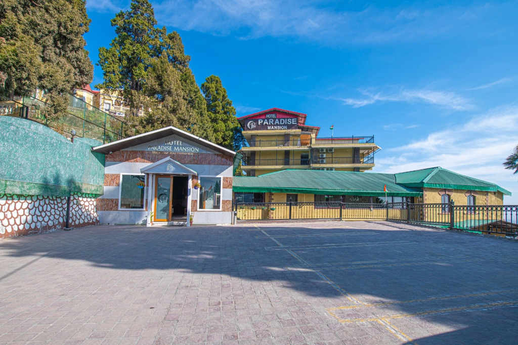 OYO 11839 Hotel Paradise Mansion