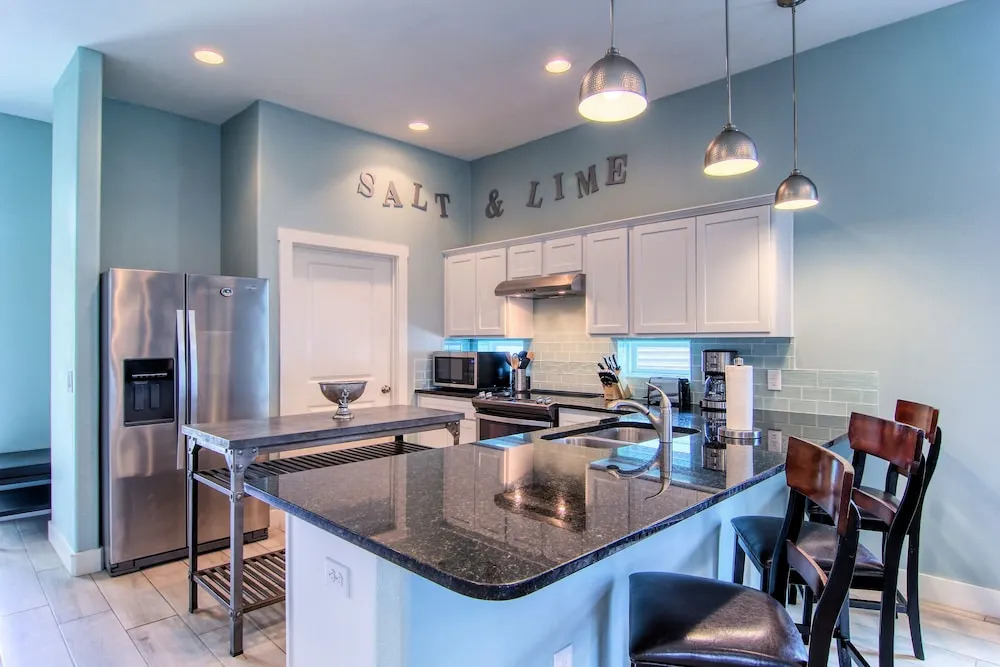 Salt and Lime 6 Bedrooms 5 Bathrooms Home
