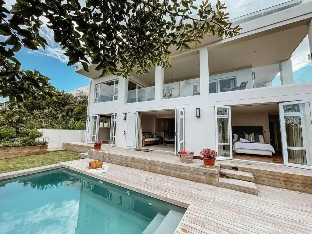 Dizzy Hill Villa with 270° Breathtaking Views. Pool + Patio