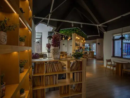 eStay Residence (Fuxian Lake International Tourist Resort store)