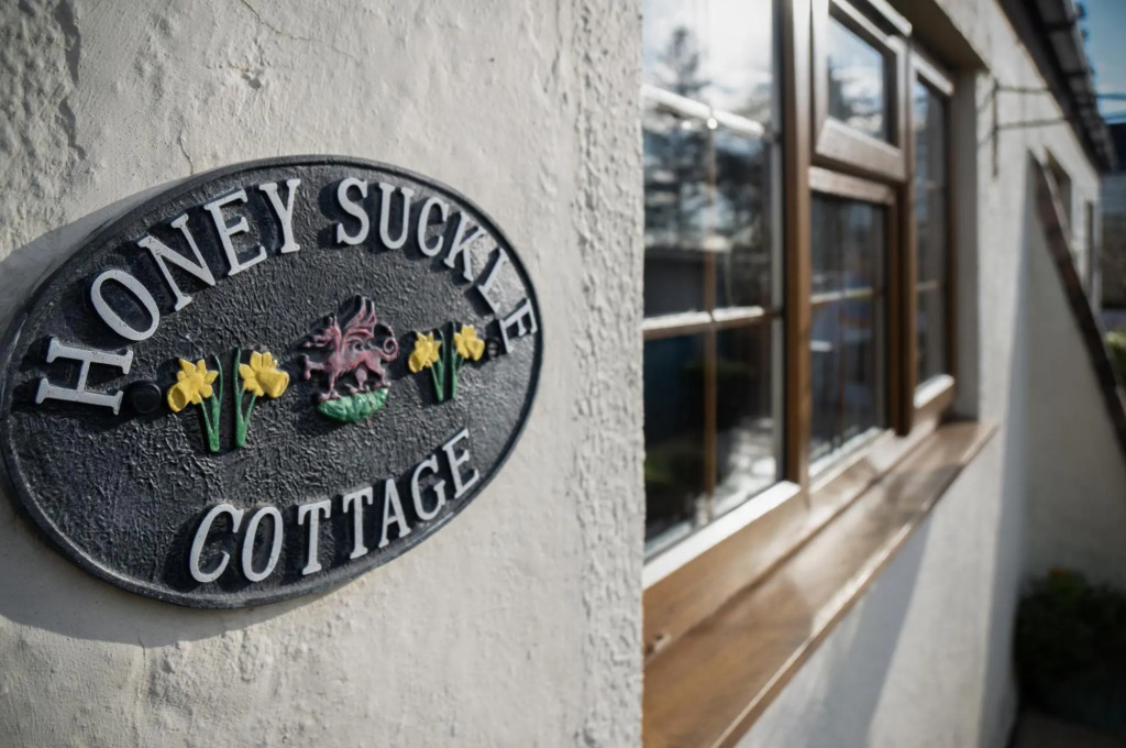 Honeysuckle Cottage - 1 Bedroom Cottage - Amroth