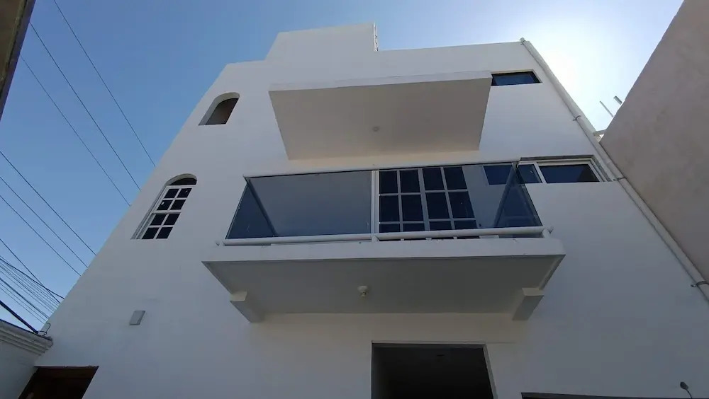 Isla Bistro Condos by Lubeck HCollection