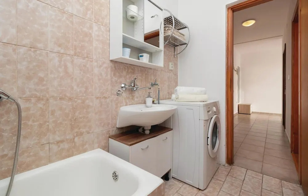 Awesome Home in Zadar With Wifi and 2 Bedrooms