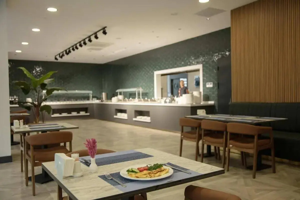V Center Hotel