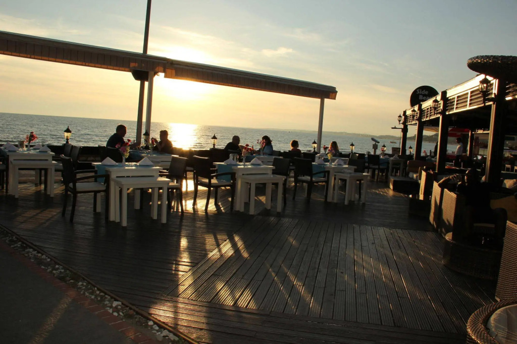 Side Beach Hotel