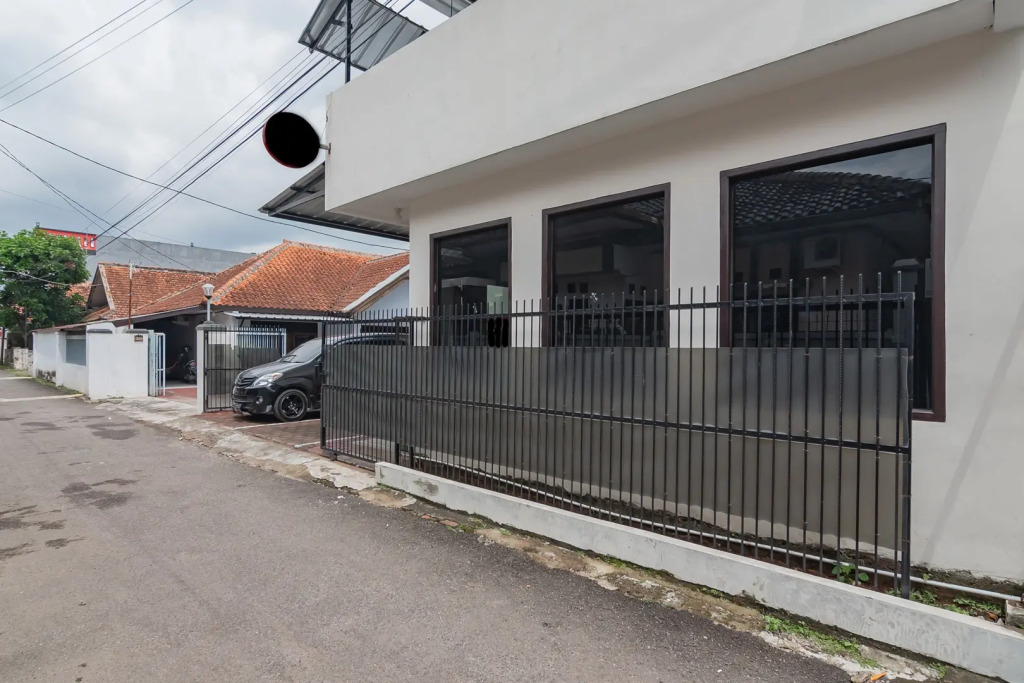 RedDoorz Syariah near Stasiun Cianjur