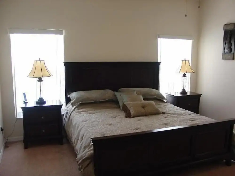 Ahr208 - Hampton Lakes - 5 Bed 3 Baths Villa