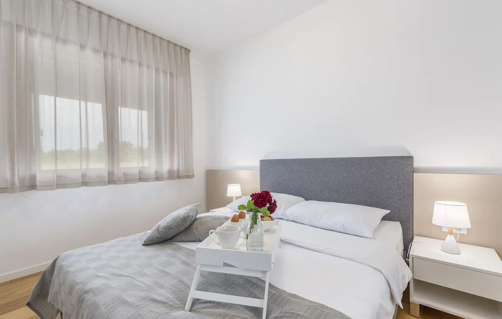 Maj Premium Residence