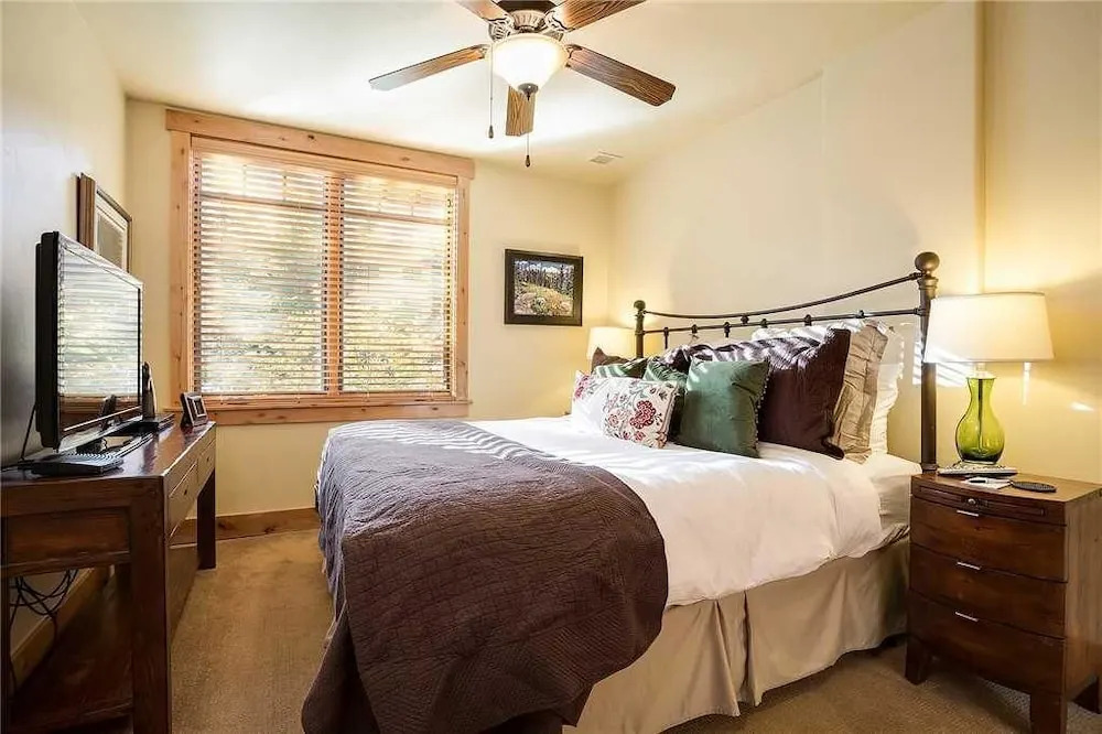 6115 Bear Lodge, Trappeur's Crossing Apartment 1