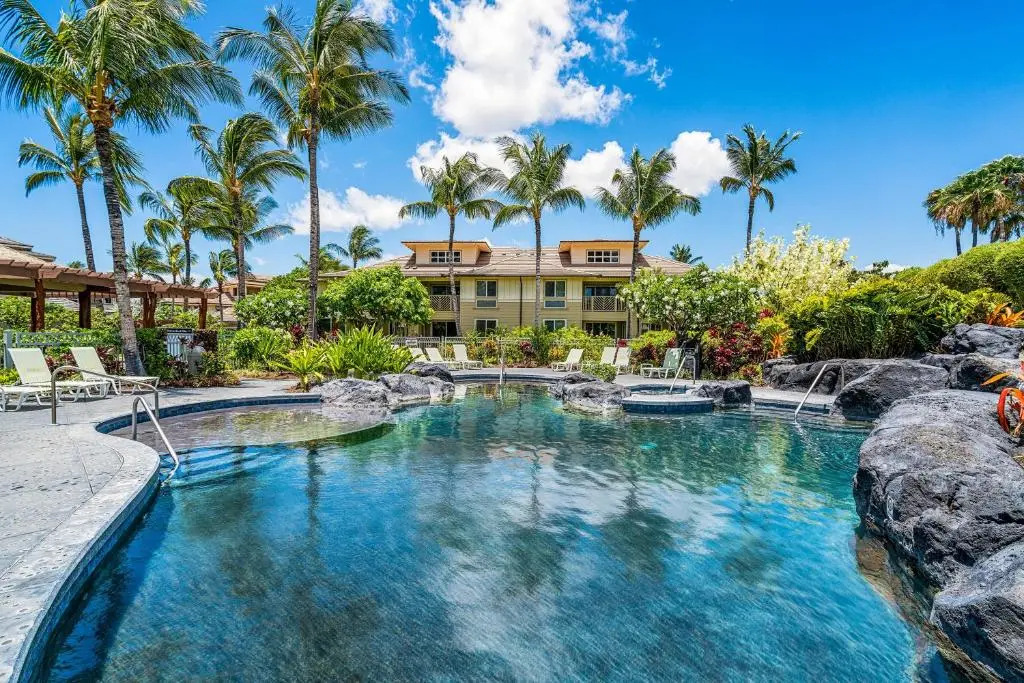 Waikoloa Beach S E33 2 Bedroom Condo by RedAwning