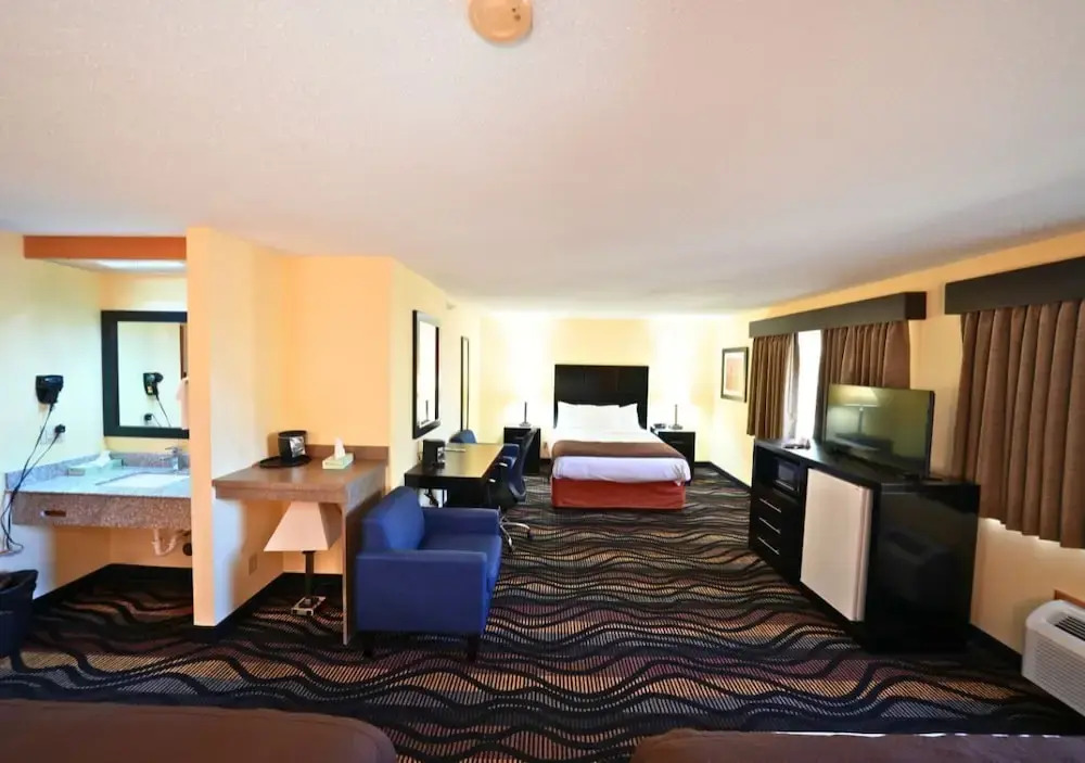 Rock Island Inn & Suites Streator , IL