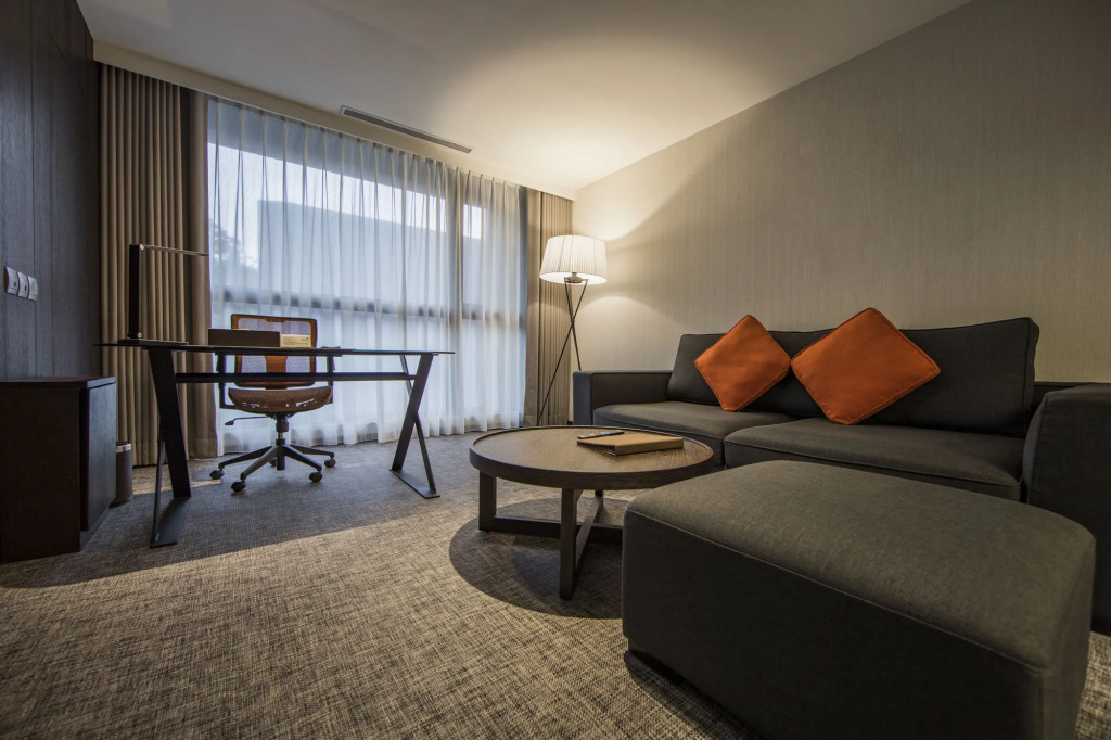 Platinum Hotel