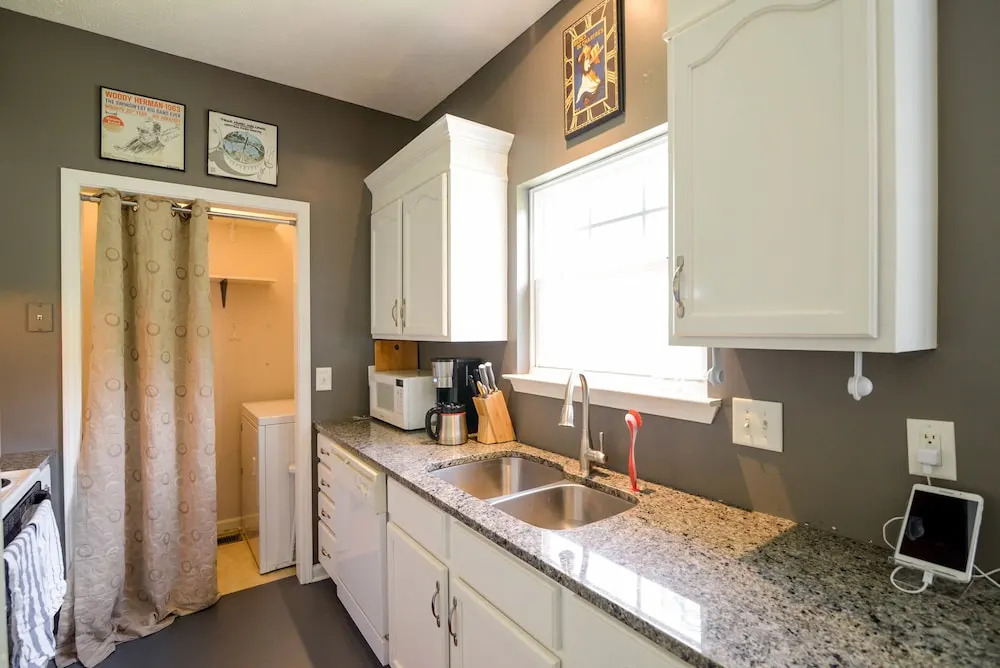 Barksdale Harbor Drive Home - 2 Br Home