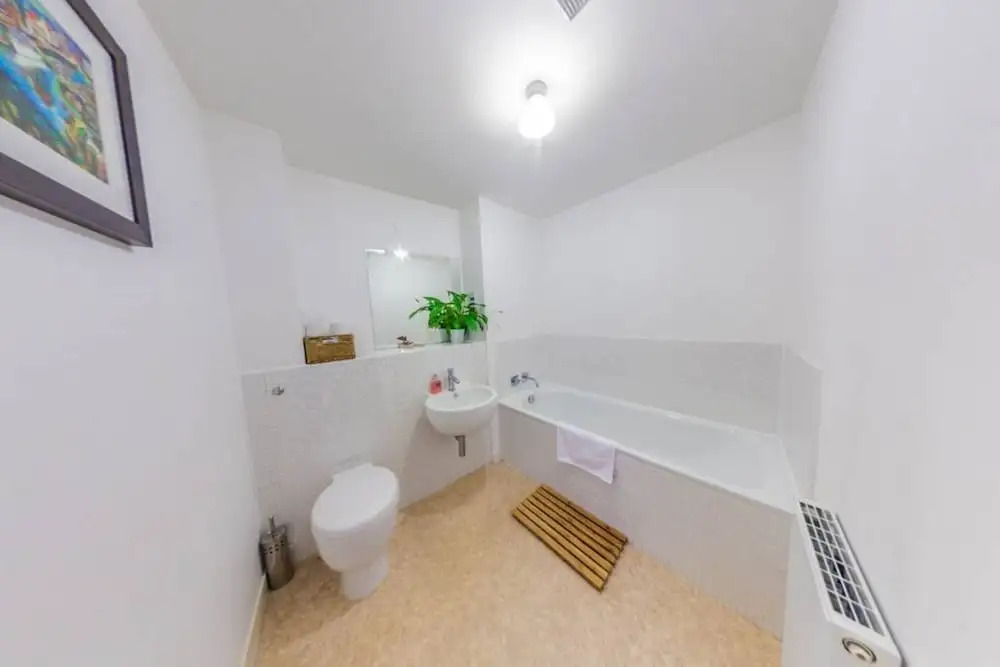 2 Bedroon Apartment With Balcony And Seaviews